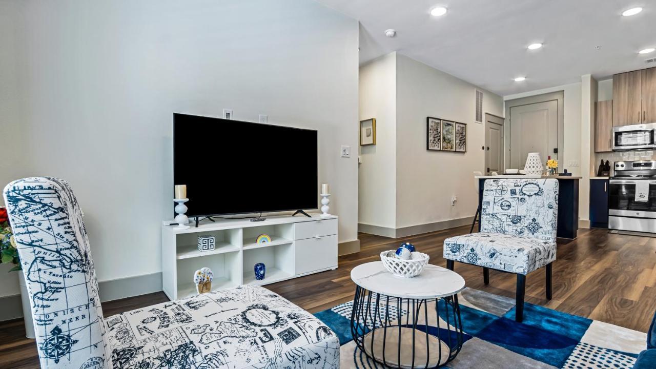 Cozy Retreat-Free Reserved Parking-Pool Addison Dış mekan fotoğraf